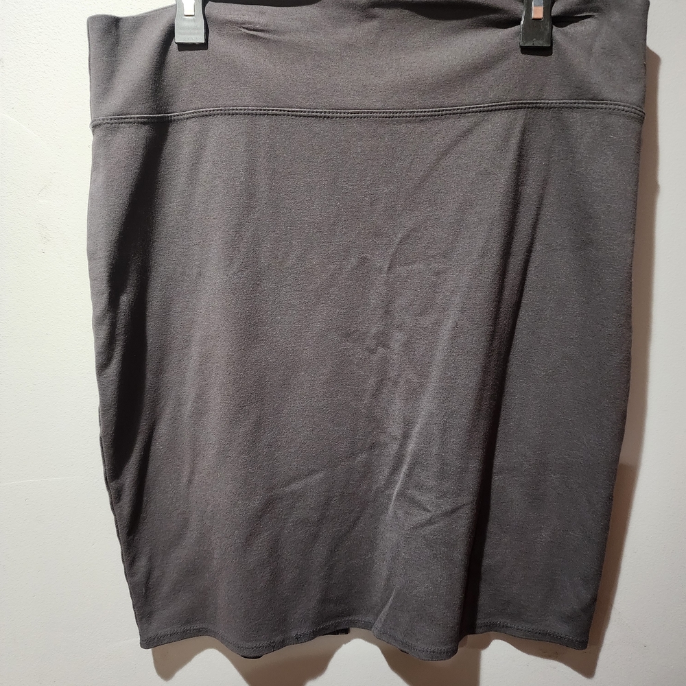 Hybrid & Company Charcoal Pencil Skirt
